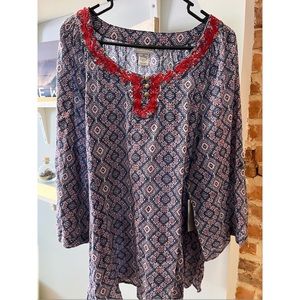 Women’s Tunic Top NWT 💙❤️